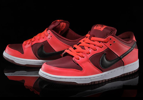 nike-sb-dunk-low-laser-crimson-0